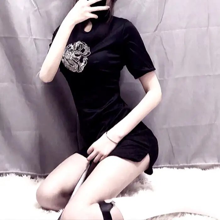蜂妹与狗狗猫